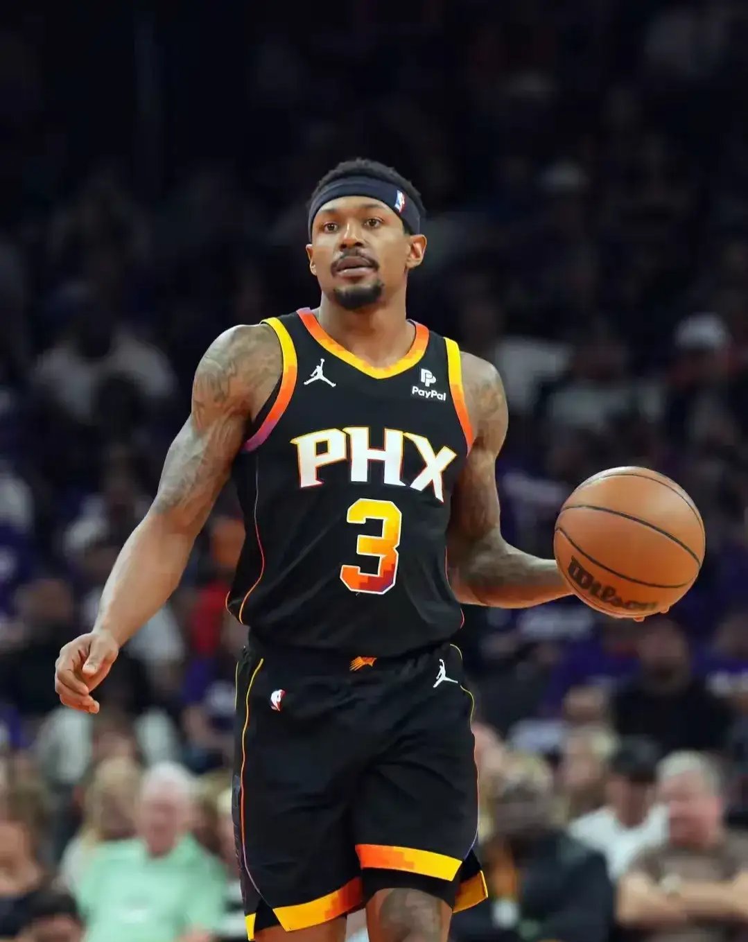 开云-浓眉哥重返赛场，反败为胜首场状态出色，曼联观众沸腾！